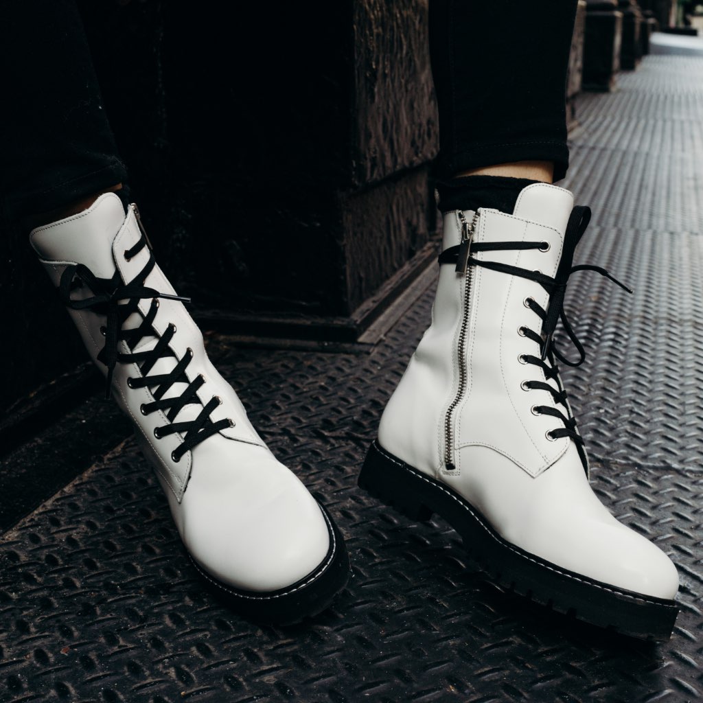 Combat | White